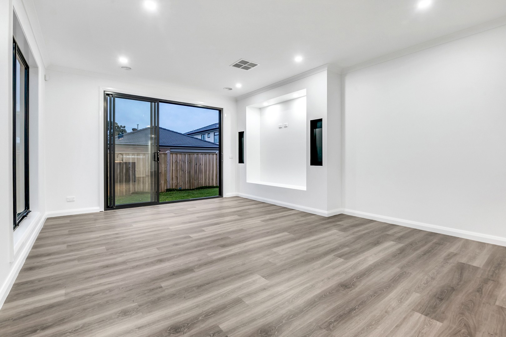 8 Catanzaro Crescent, Wollert, VIC 3750, Wollert - Thumbnail 8