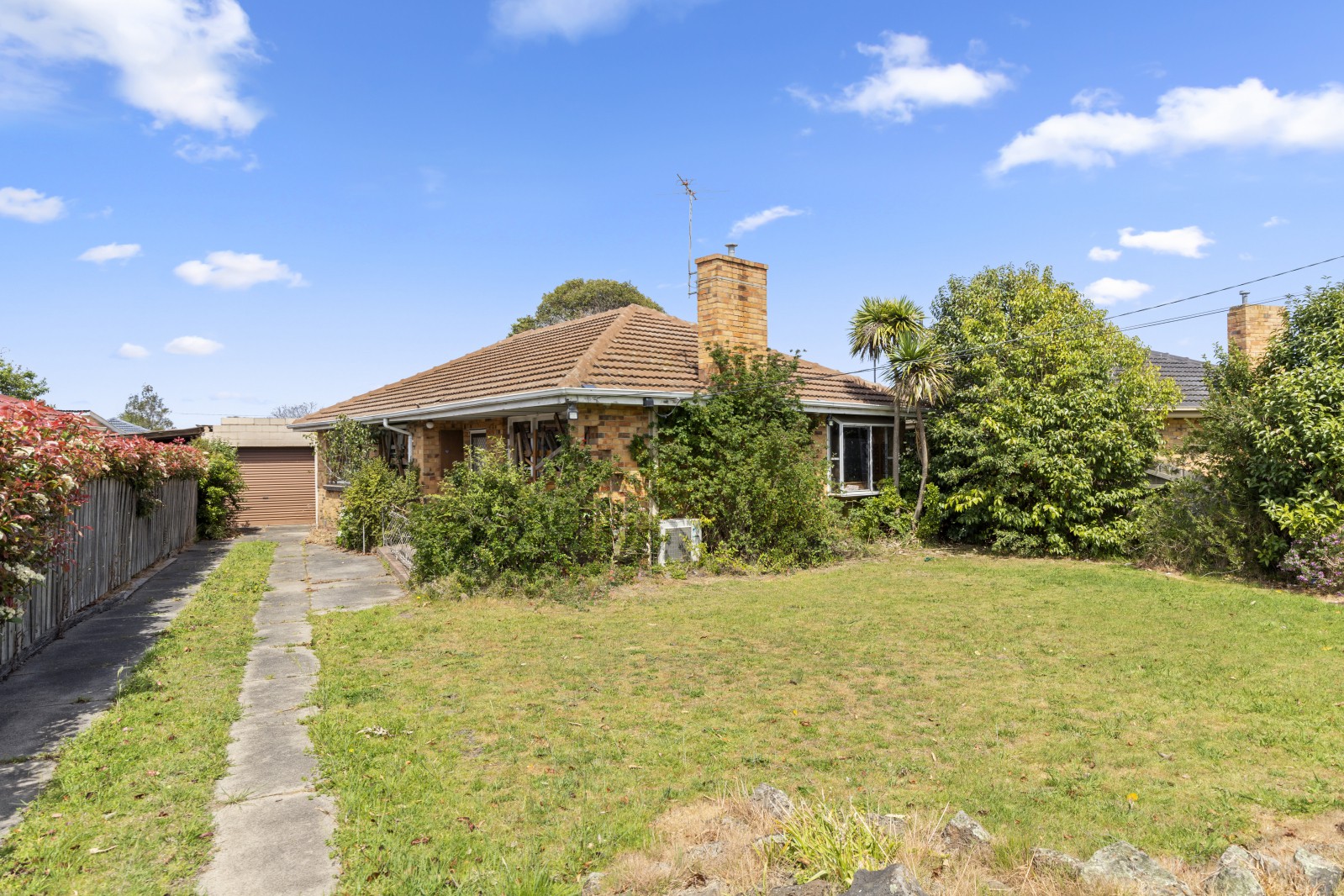 8 Charles Avenue, Springvale, VIC 3171 - Thumbnail 2 - 20/10/2025