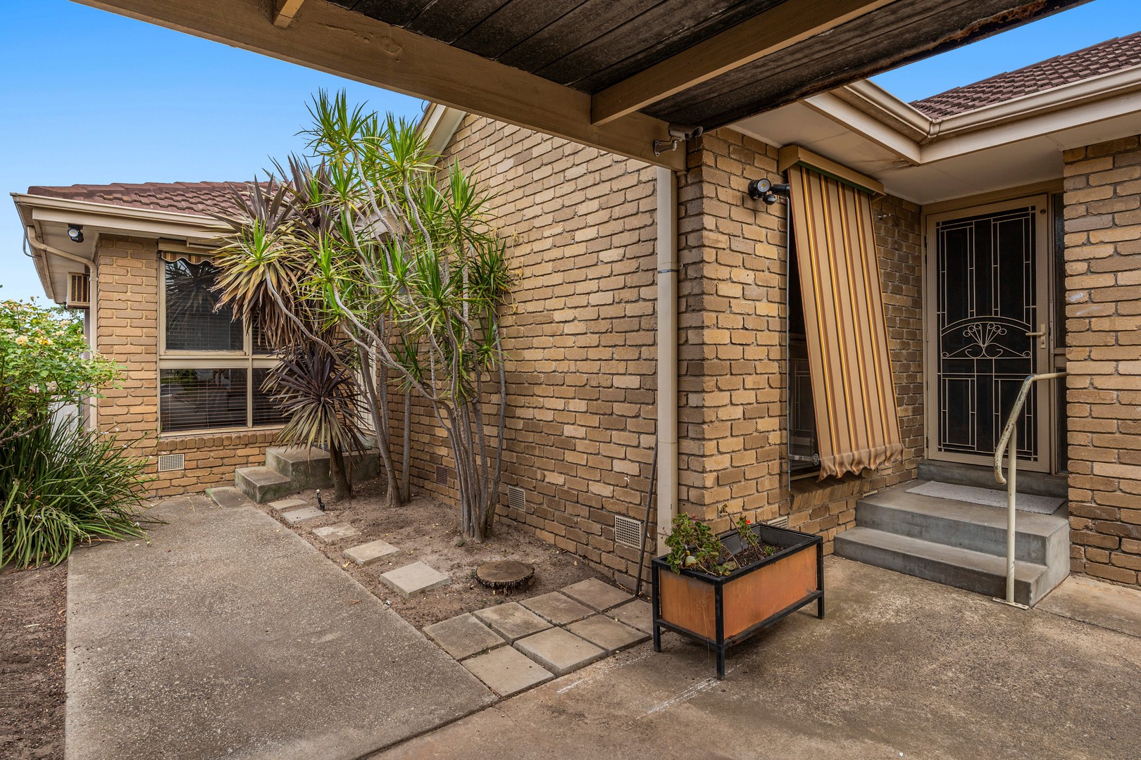 8 Chatsworth Avenue, Ardeer, VIC 3022 - Thumbnail 2 - 29/01/2026