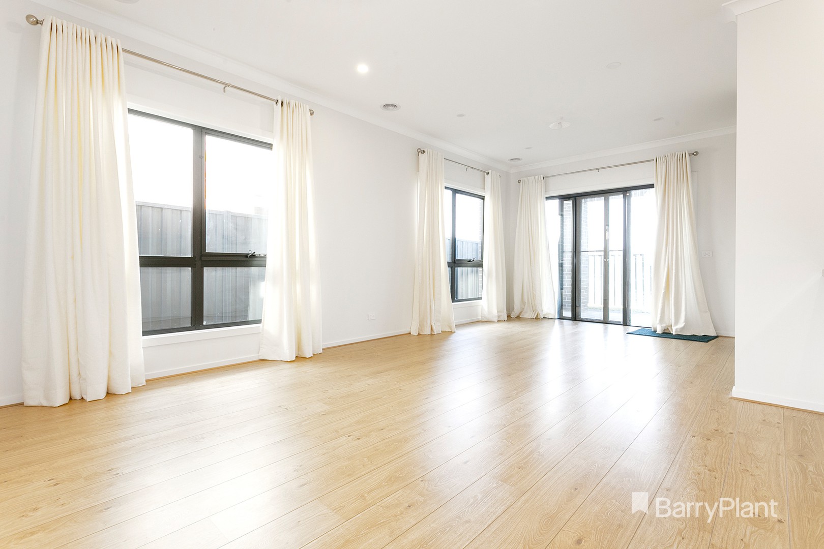 8 Coachella Way, Berwick, VIC 3806, Berwick - Thumbnail 3