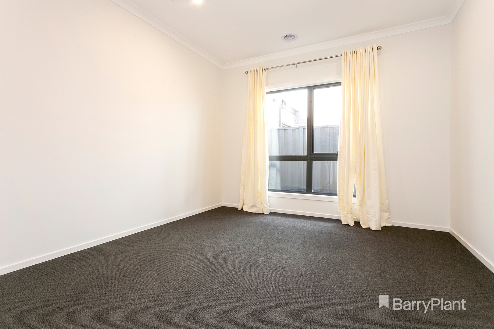 8 Coachella Way, Berwick, VIC 3806, Berwick - Thumbnail 6