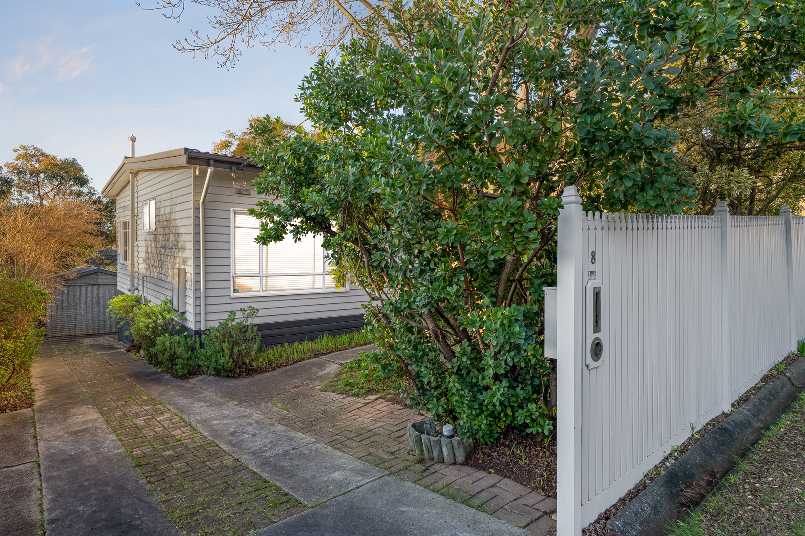 8 Cobden Street, Highton, VIC 3216 - Thumbnail 2 - 04/08/2026