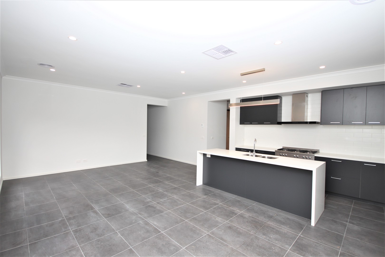 8 Colmar Street, Lara, VIC 3212, Lara - Thumbnail 3