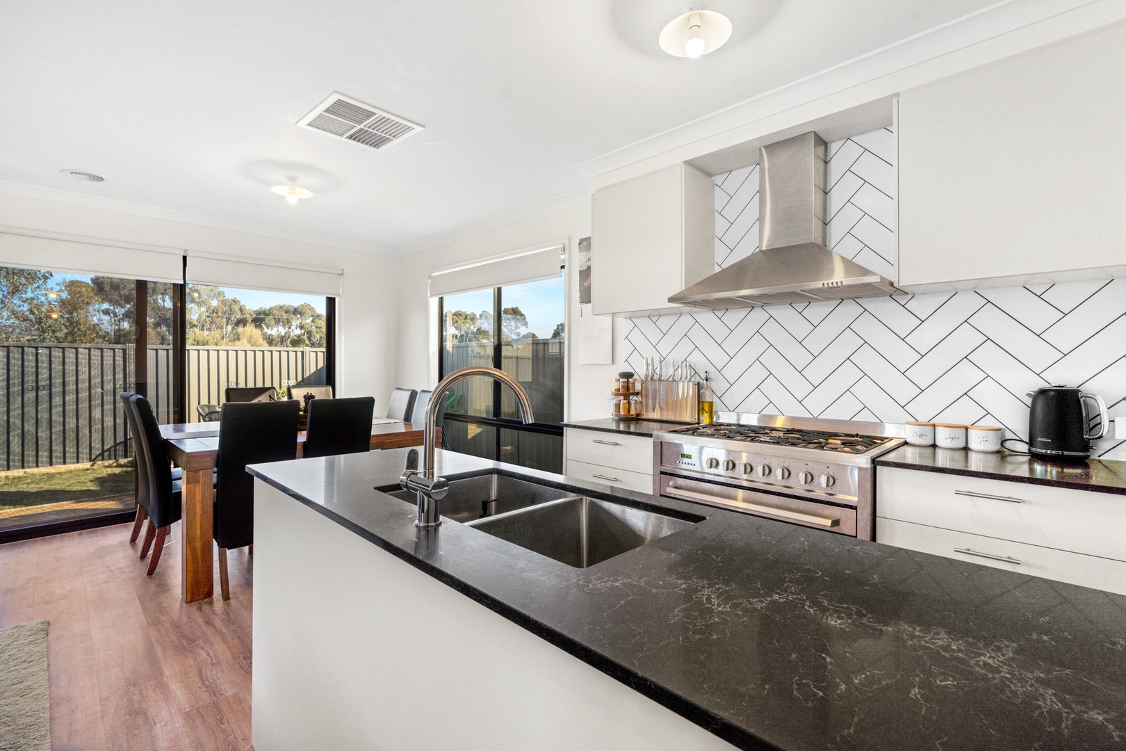 8 Compass Circuit, Corio, VIC 3214, Corio - Thumbnail 2
