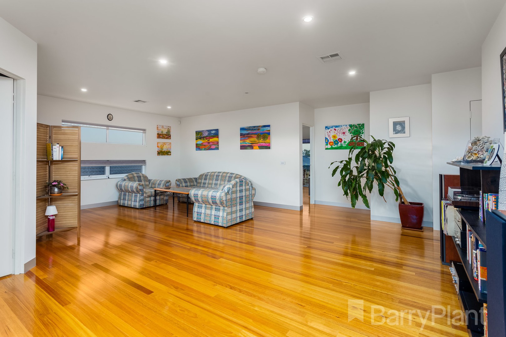 8 Cordner Way, Point Cook, VIC 3030, Point Cook - Thumbnail 3