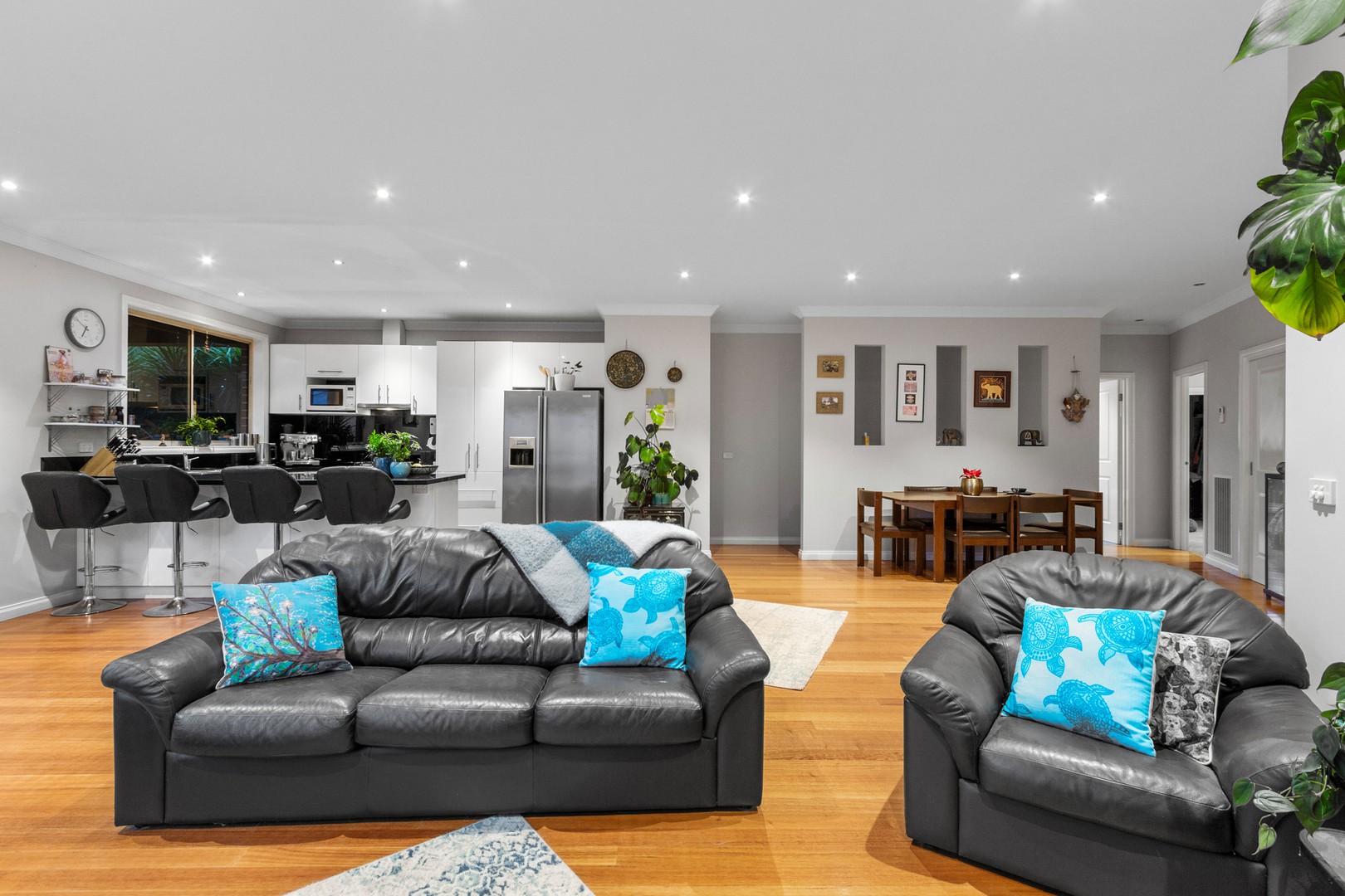 8 Coromandel Crescent South, Knoxfield, VIC 3180, Knoxfield - Thumbnail 3