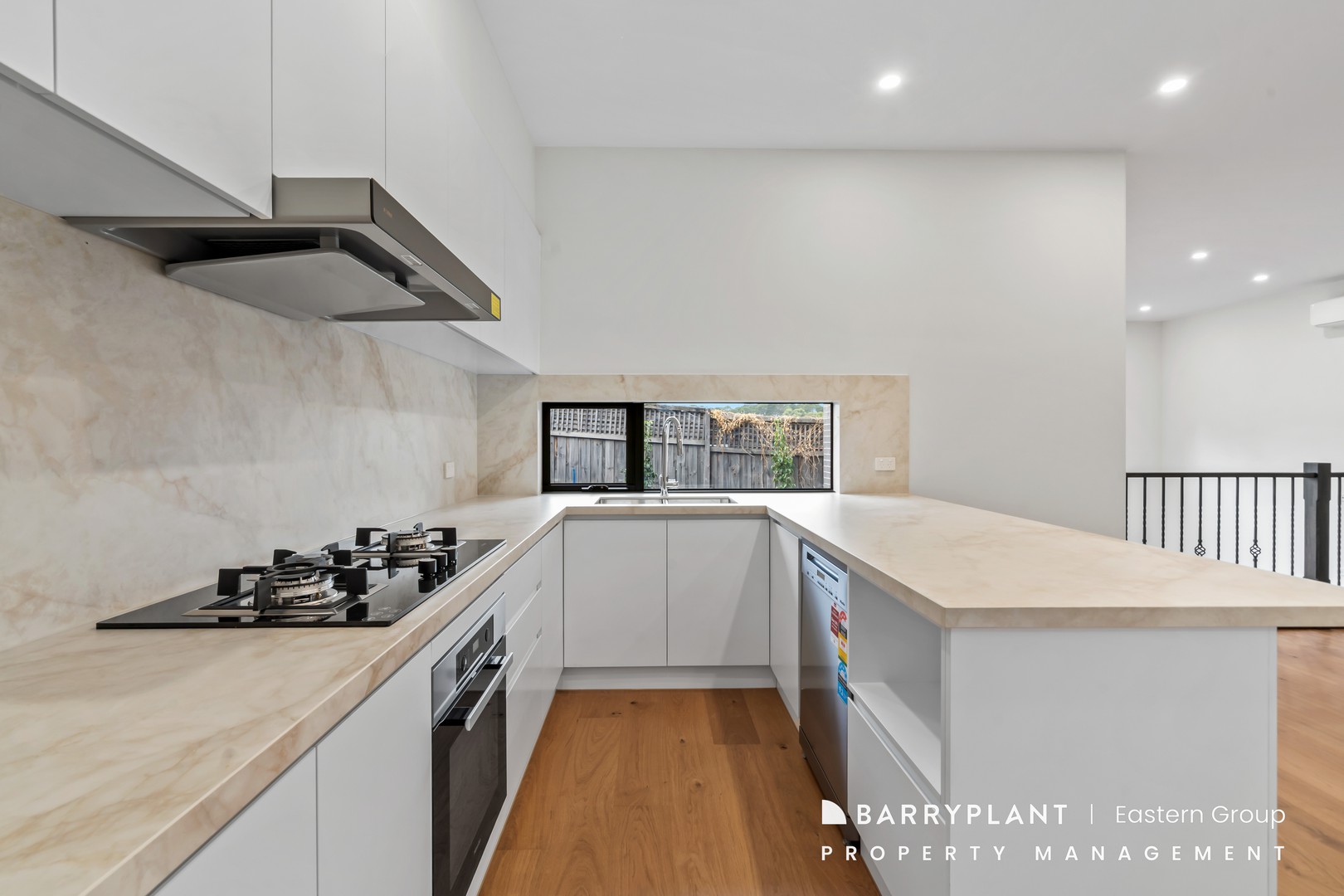 8 Corona Court, Doncaster East, VIC 3109, Doncaster East - Thumbnail 2