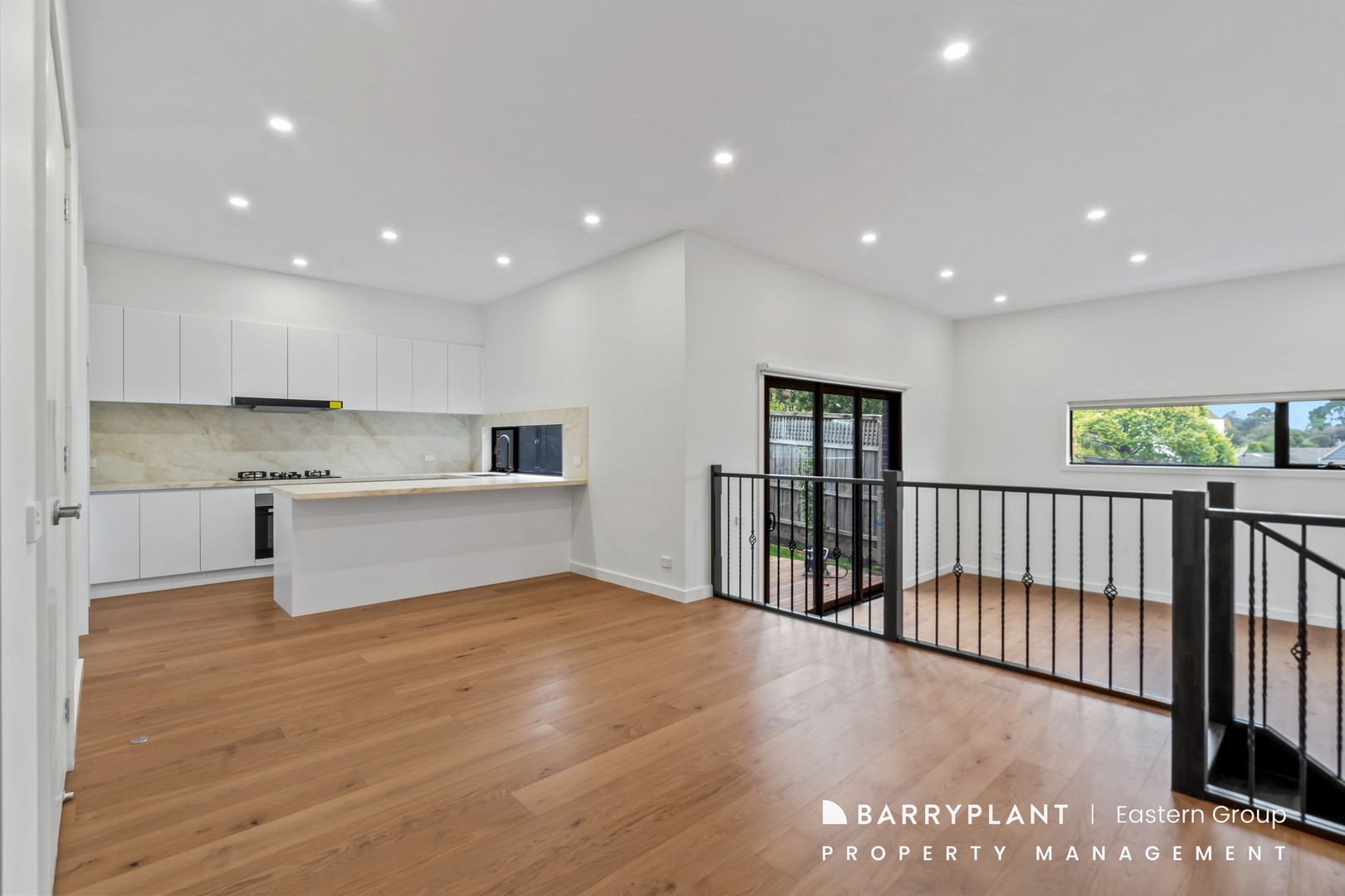 8 Corona Court, Doncaster East, VIC 3109, Doncaster East - Thumbnail 3