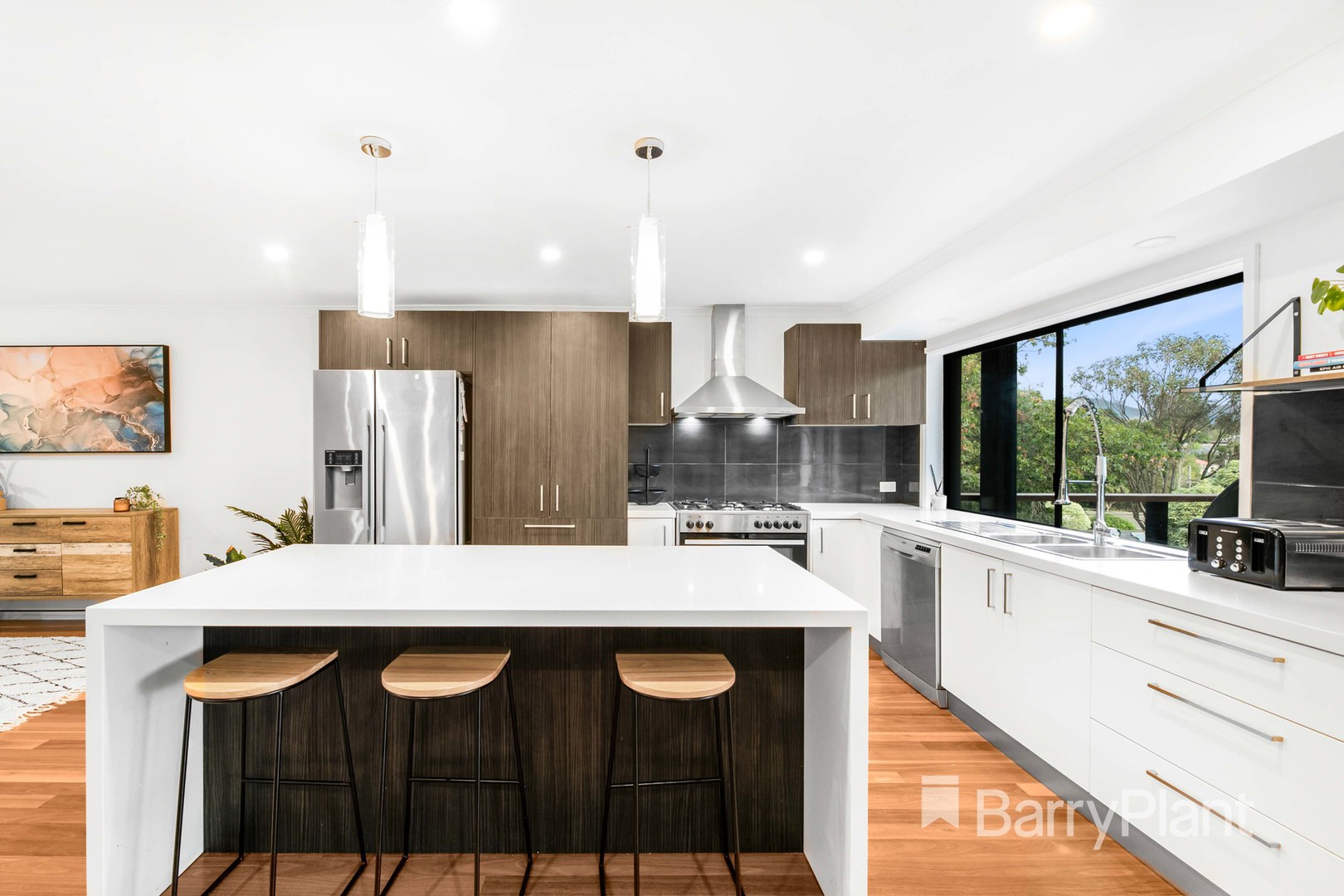 8 Corrong Crescent, Mooroolbark, VIC 3138, Mooroolbark - Thumbnail 3
