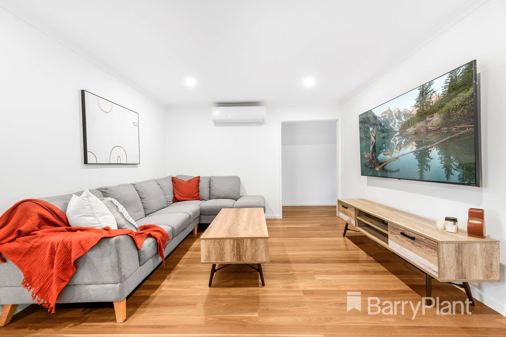 8 Corrong Crescent, Mooroolbark, VIC 3138, Mooroolbark - Thumbnail 5
