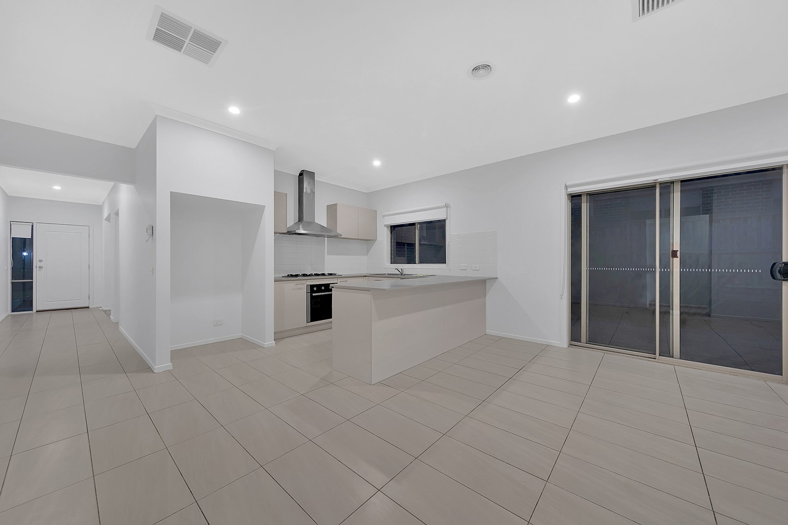 8 Cotchin Close, Wollert, VIC 3750, Wollert - Thumbnail 2