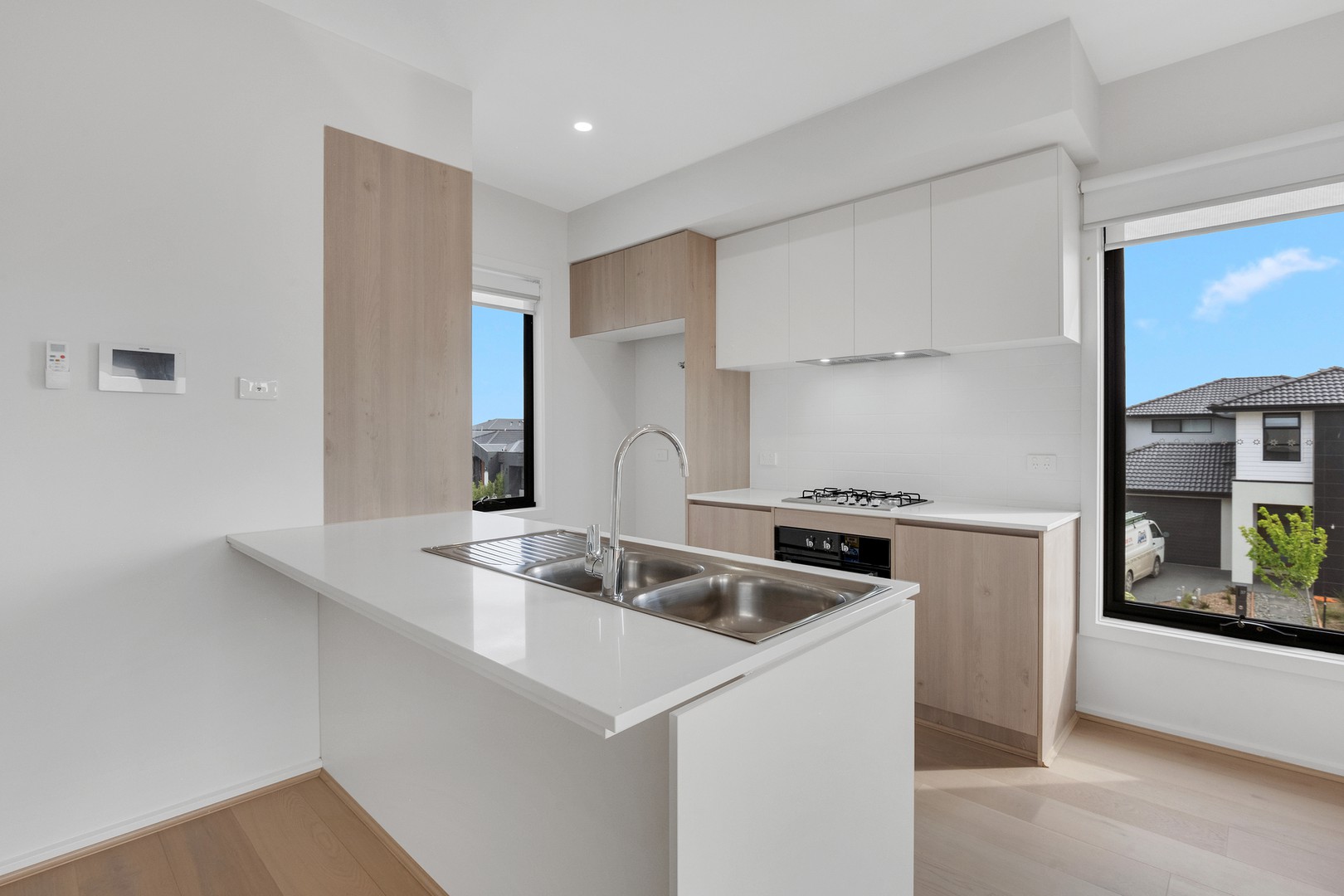 8 Creek Esplanade, Donnybrook, VIC 3064, Donnybrook - Thumbnail 2