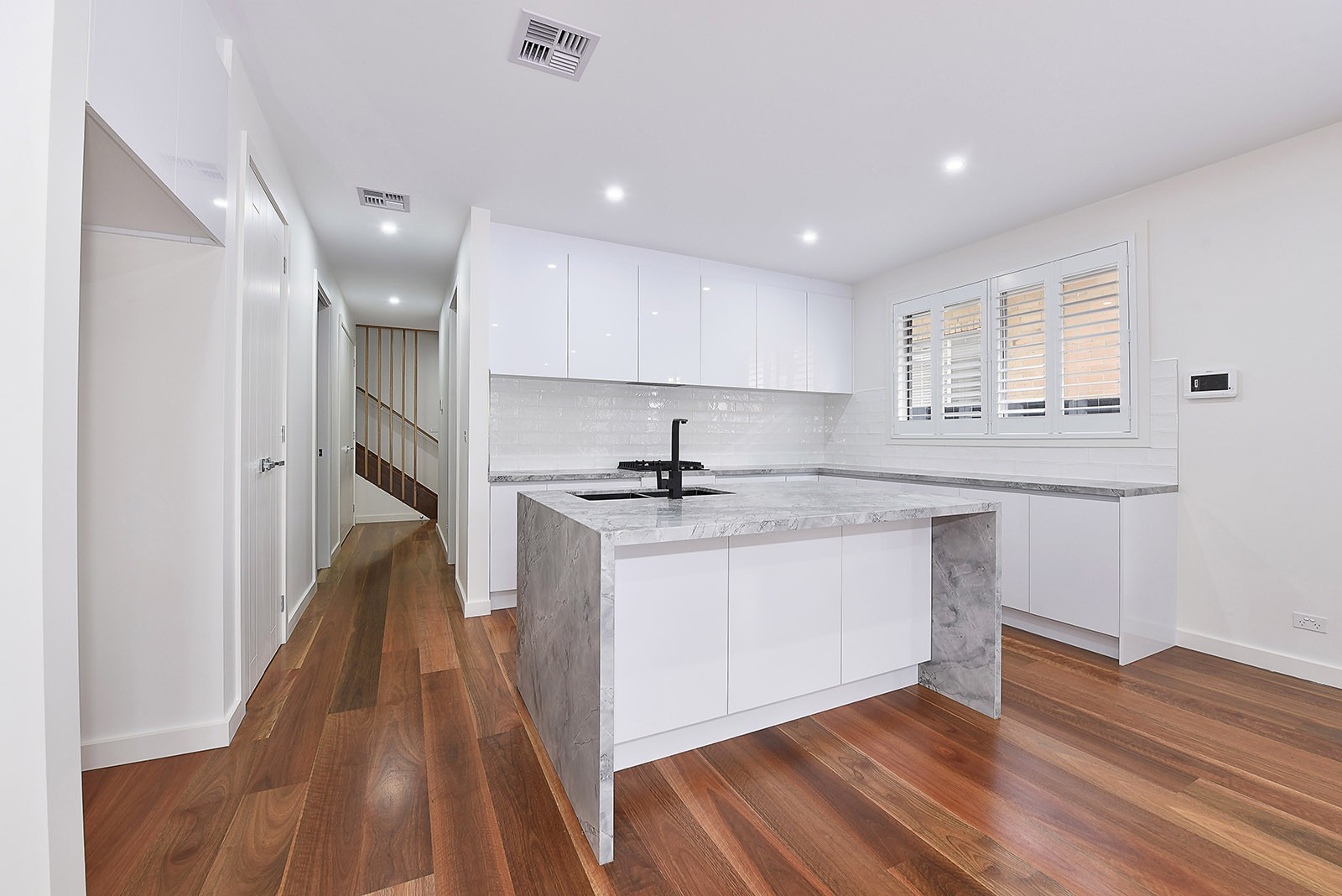 8 Cuthbert Street, Niddrie, VIC 3042, Niddrie - Thumbnail 2