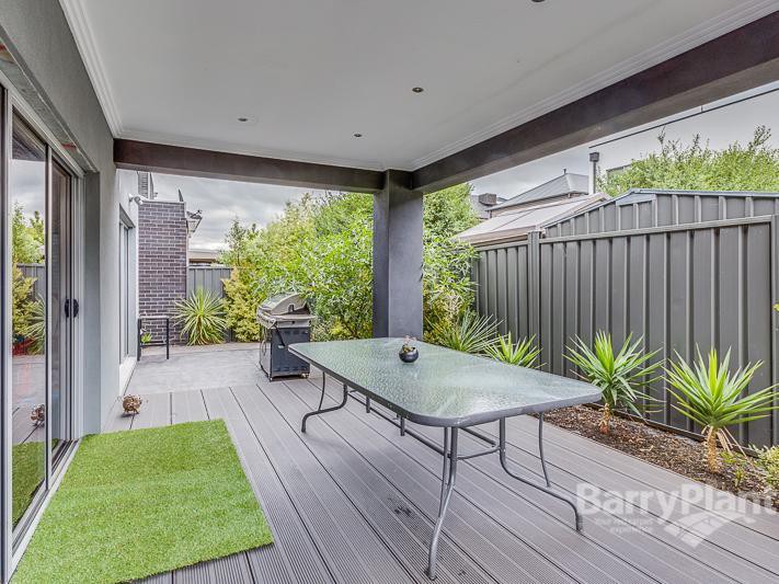 8 Damaine CircuitCaroline Springs, VIC 3023  - Leased, Caroline Springs - Thumbnail 6