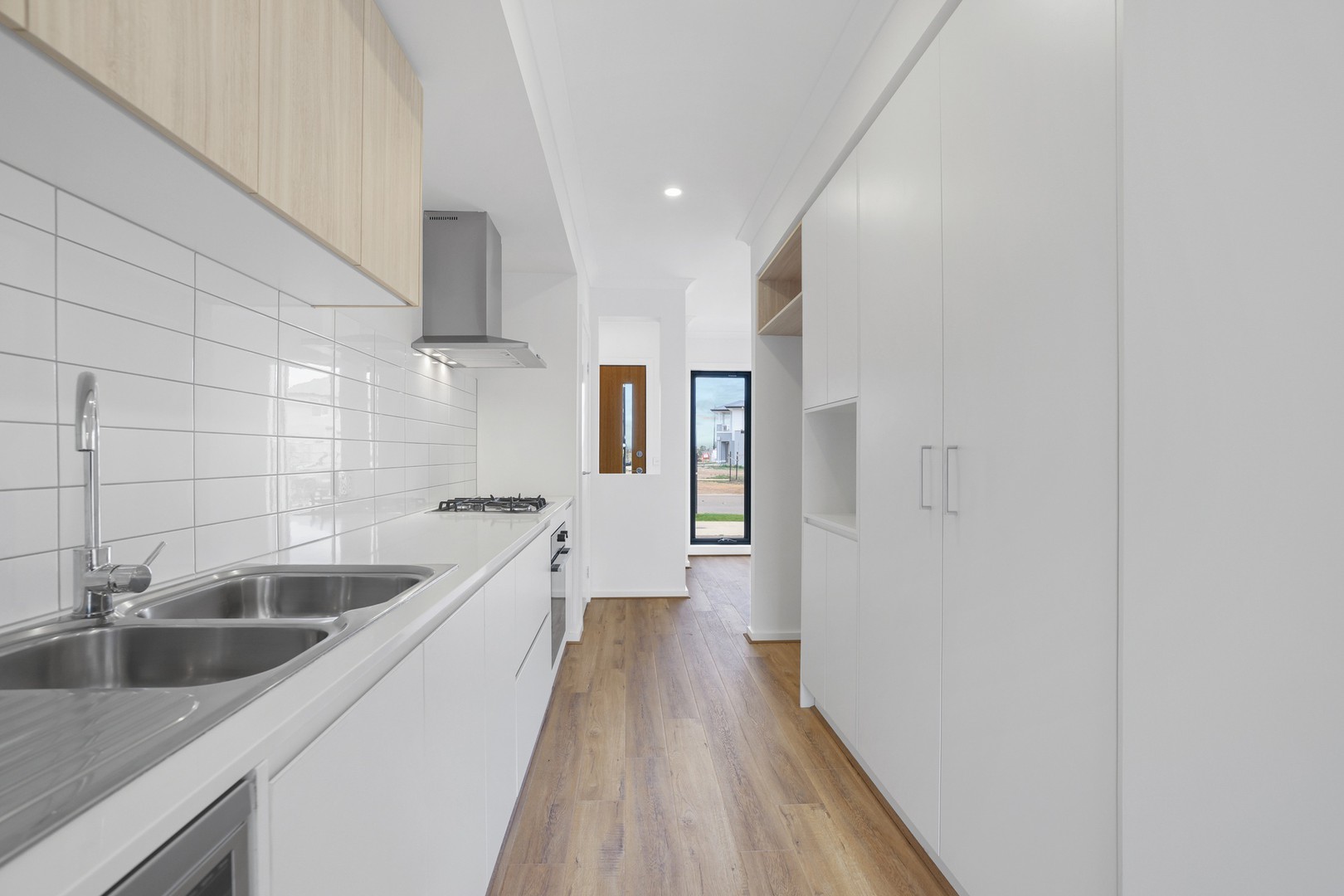 8 Darke Boulevard, Rockbank, VIC 3335, Rockbank - Thumbnail 3