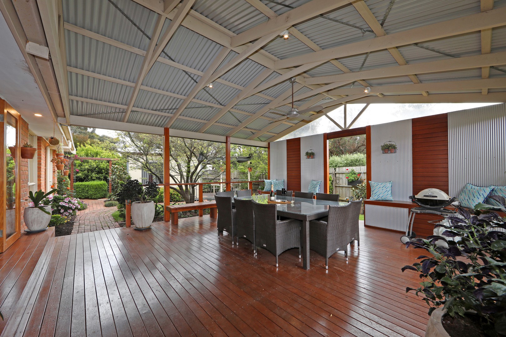 8 Darnley Court, Rowville, VIC 3178 - Thumbnail 2 - 20/10/2021