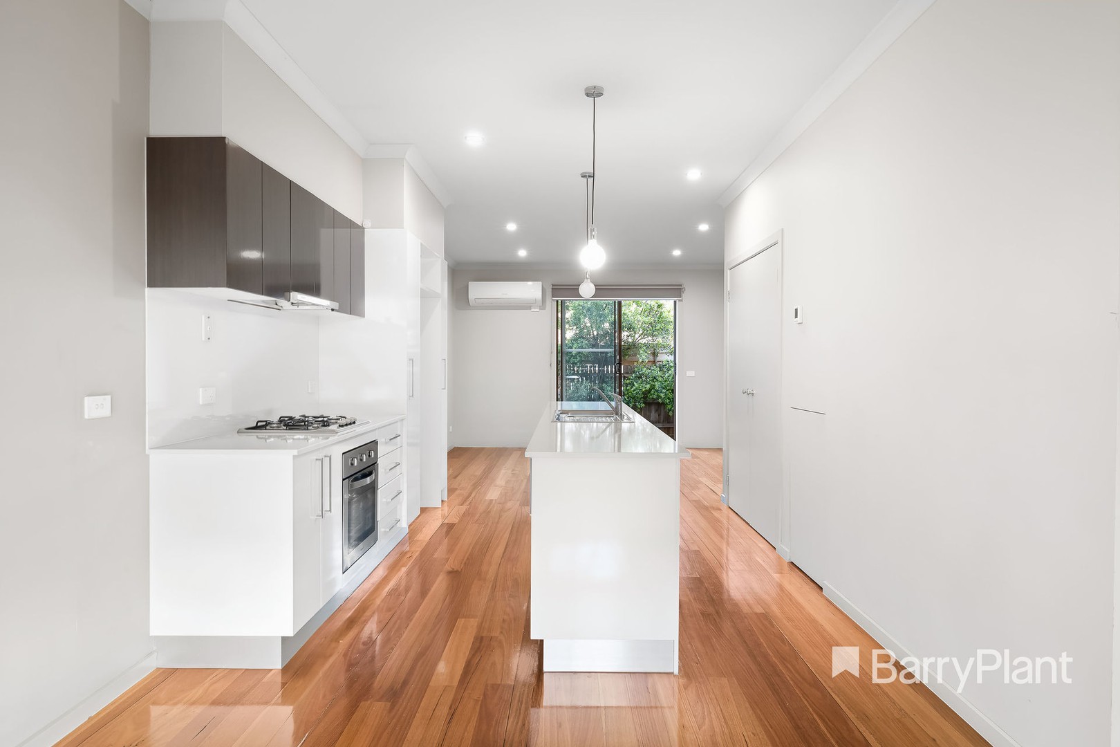 8 Davis Street, Preston, VIC 3072, Preston - Thumbnail 2