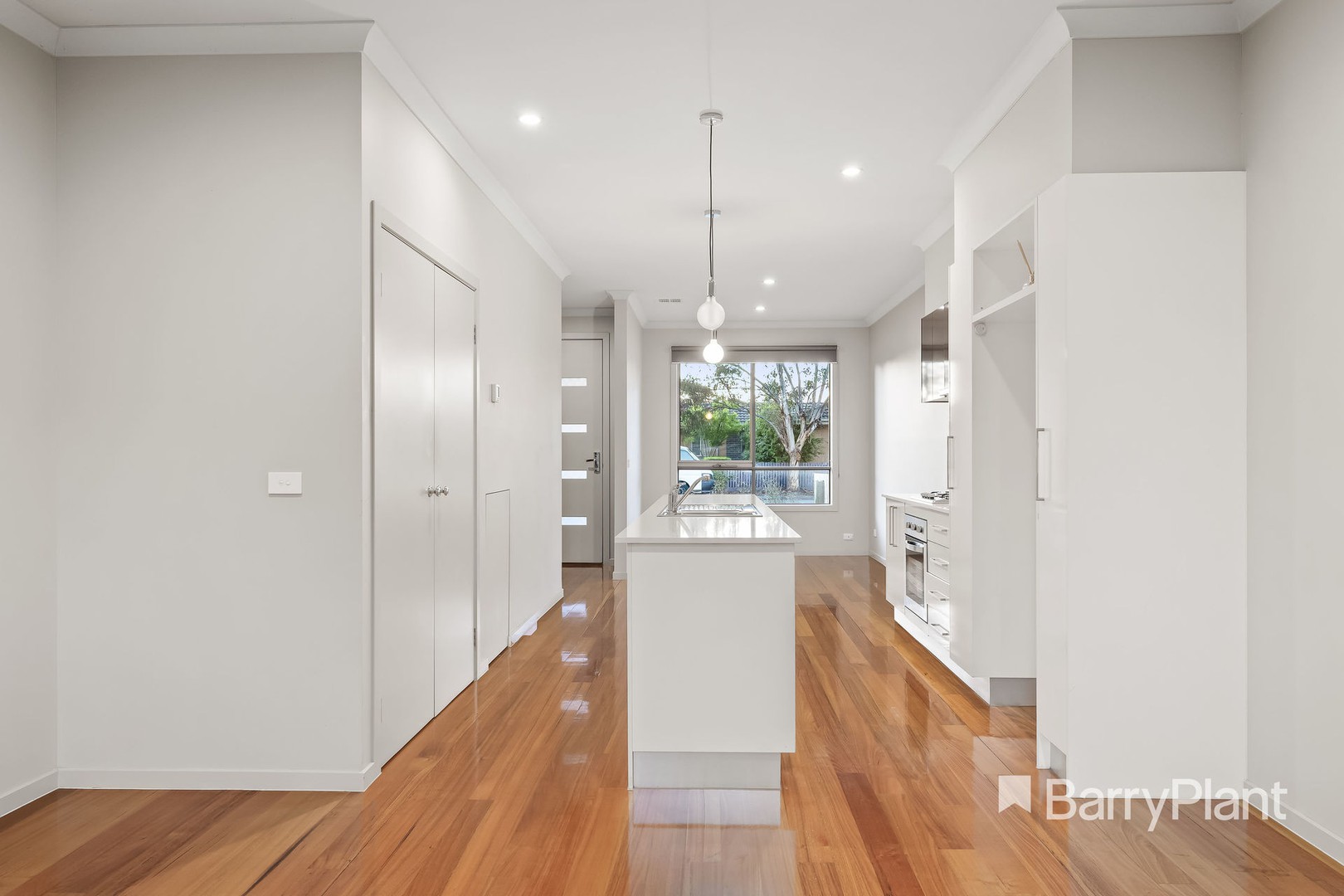8 Davis Street, Preston, VIC 3072, Preston - Thumbnail 3