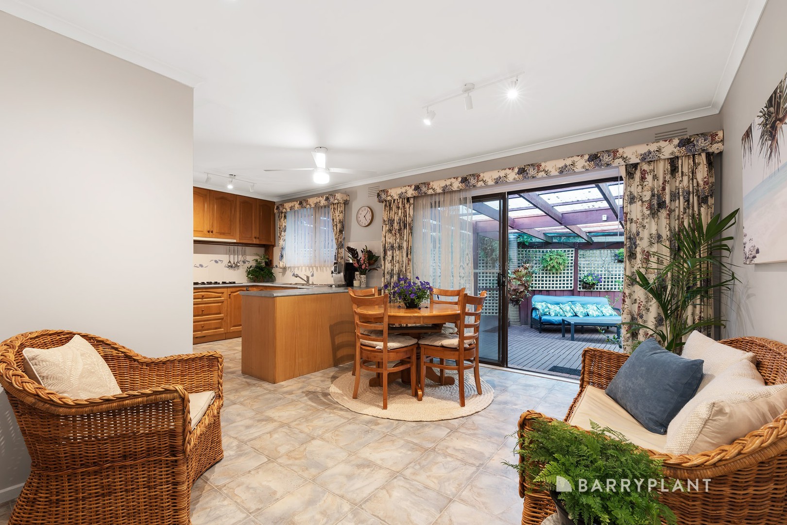 8 Deauville Court, Wantirna, VIC 3152, Wantirna - Thumbnail 4