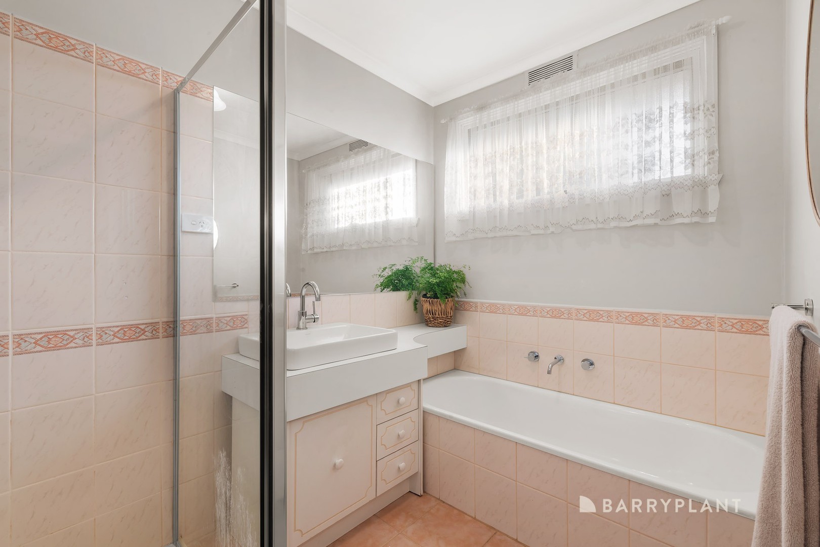 8 Deauville Court, Wantirna, VIC 3152, Wantirna - Thumbnail 8