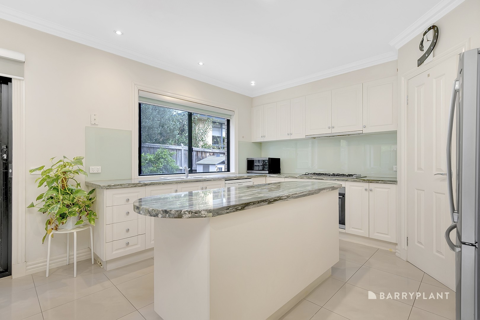 8 Delacombe Drive, Mill Park, VIC 3082, Mill Park - Thumbnail 4