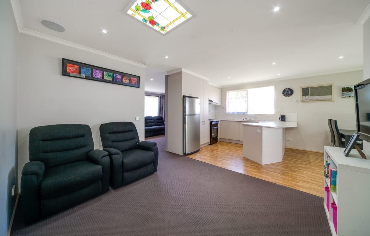 8 Denham Crescent, Cranbourne North, VIC 3977 - Thumbnail 2 - 31/08/2026