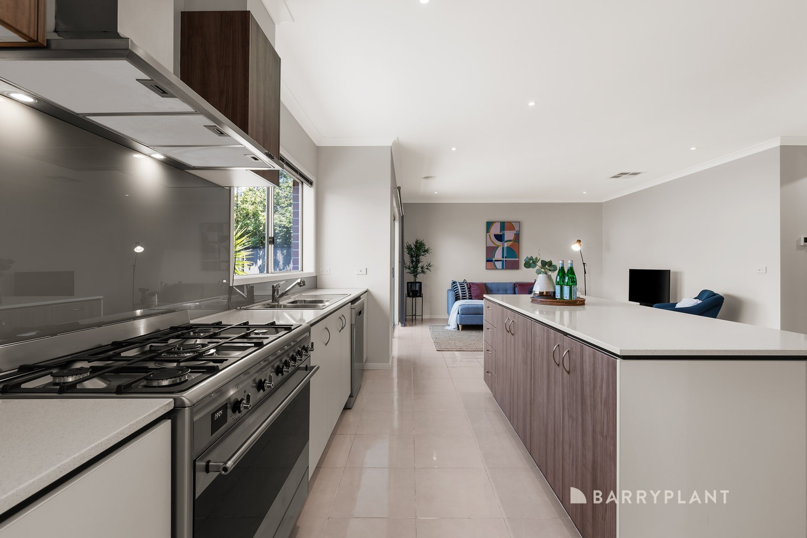 8 Dorset Walk, Mernda, VIC 3754 - Thumbnail 2 - 15/11/2023