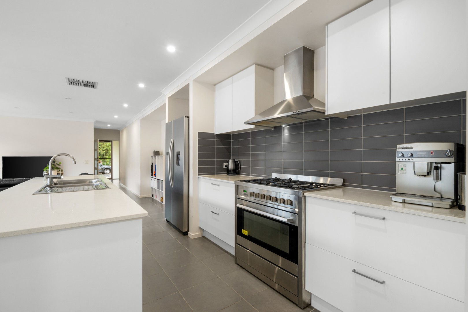 8 Eaglehawk Avenue, Armstrong Creek, VIC 3217 - Thumbnail 2 - 13/03/2026