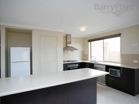 8 Earth Street, Point Cook, VIC 3030, Point Cook - Thumbnail 7