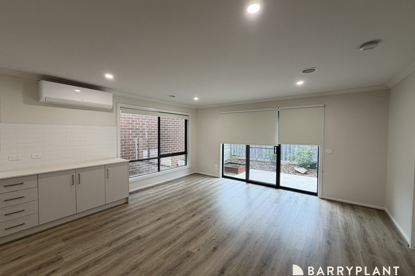 8 Einstein Court, Pakenham, VIC 3810 - Thumbnail 2 - 26/08/2026