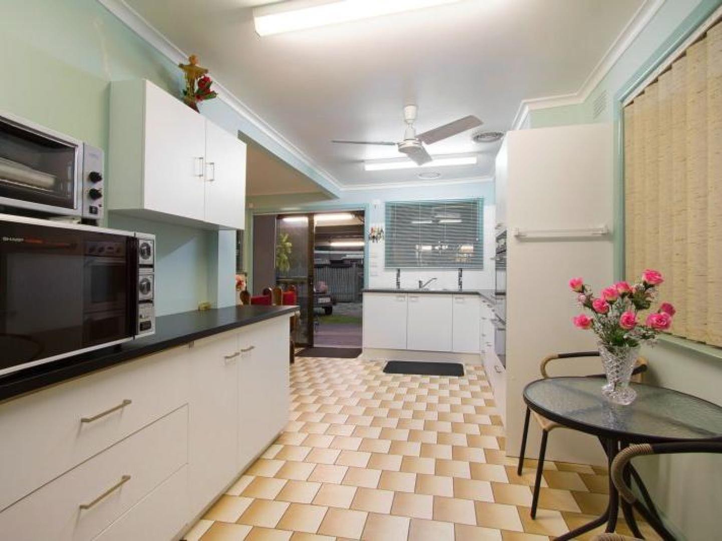 8 Elizabeth Grove, Bundoora, VIC 3083 - Thumbnail 1 - 03/05/2012