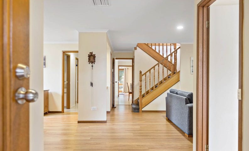 8 Elmes  Court, Hoppers Crossing, VIC 3029, Hoppers Crossing - Thumbnail 2