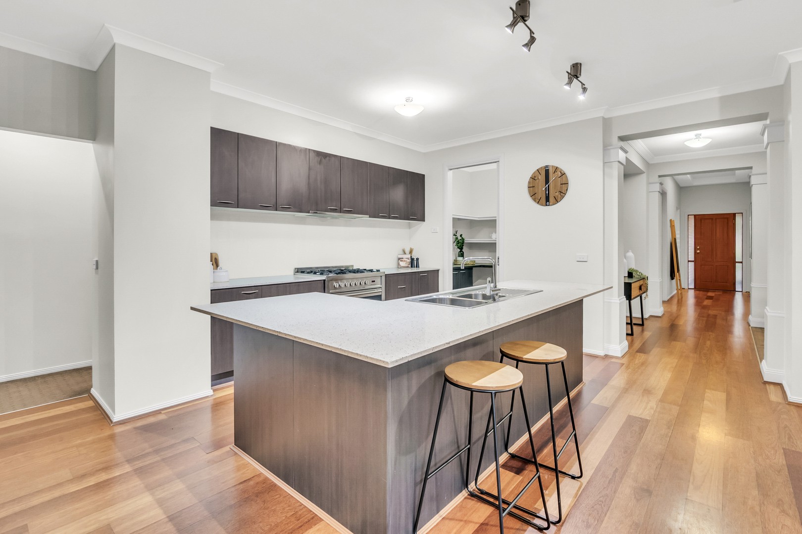 8 Elms Way, Craigieburn, VIC 3064, Craigieburn - Thumbnail 2