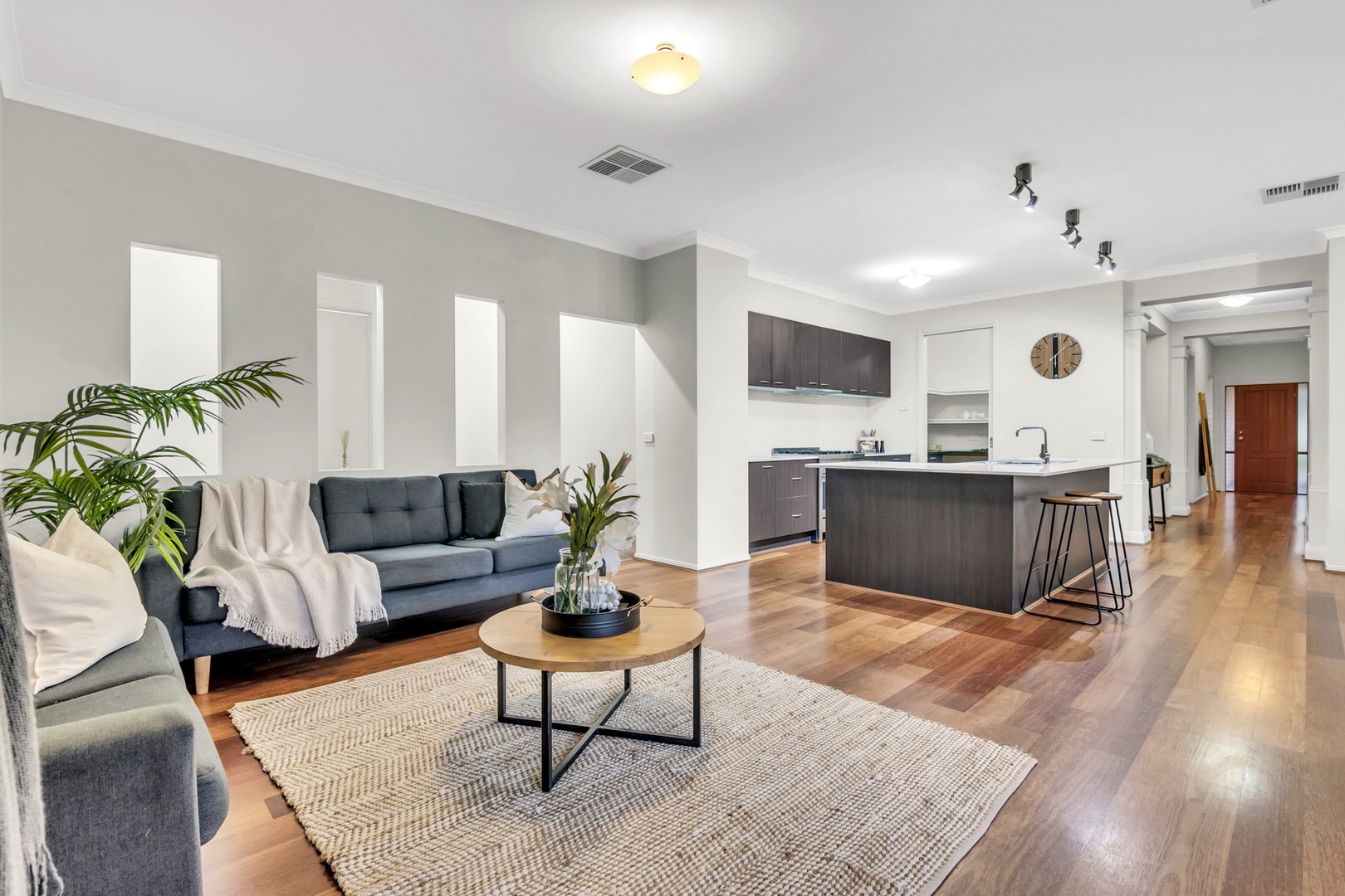 8 Elms Way, Craigieburn, VIC 3064, Craigieburn - Thumbnail 4