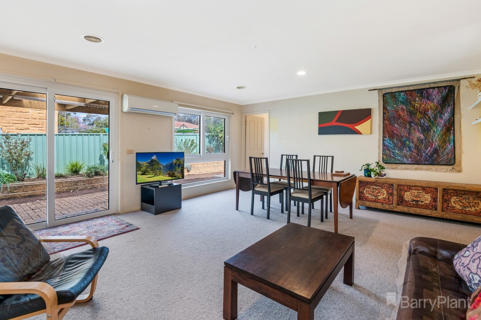 8 Emma Place, Quarry Hill, VIC 3550 - Thumbnail 2 - 15/09/2023