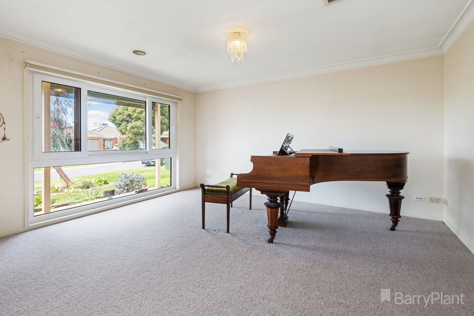 8 Emma PlaceQuarry Hill, VIC 3550, Quarry Hill - Thumbnail 4