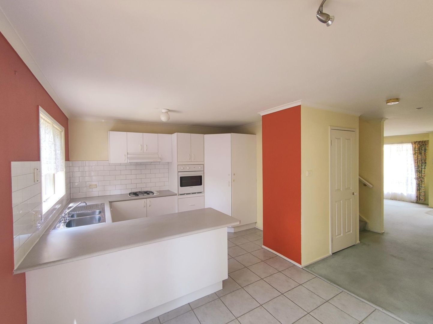8 Enfield Place, Forest Hill, VIC 3131, Forest Hill - Thumbnail 2