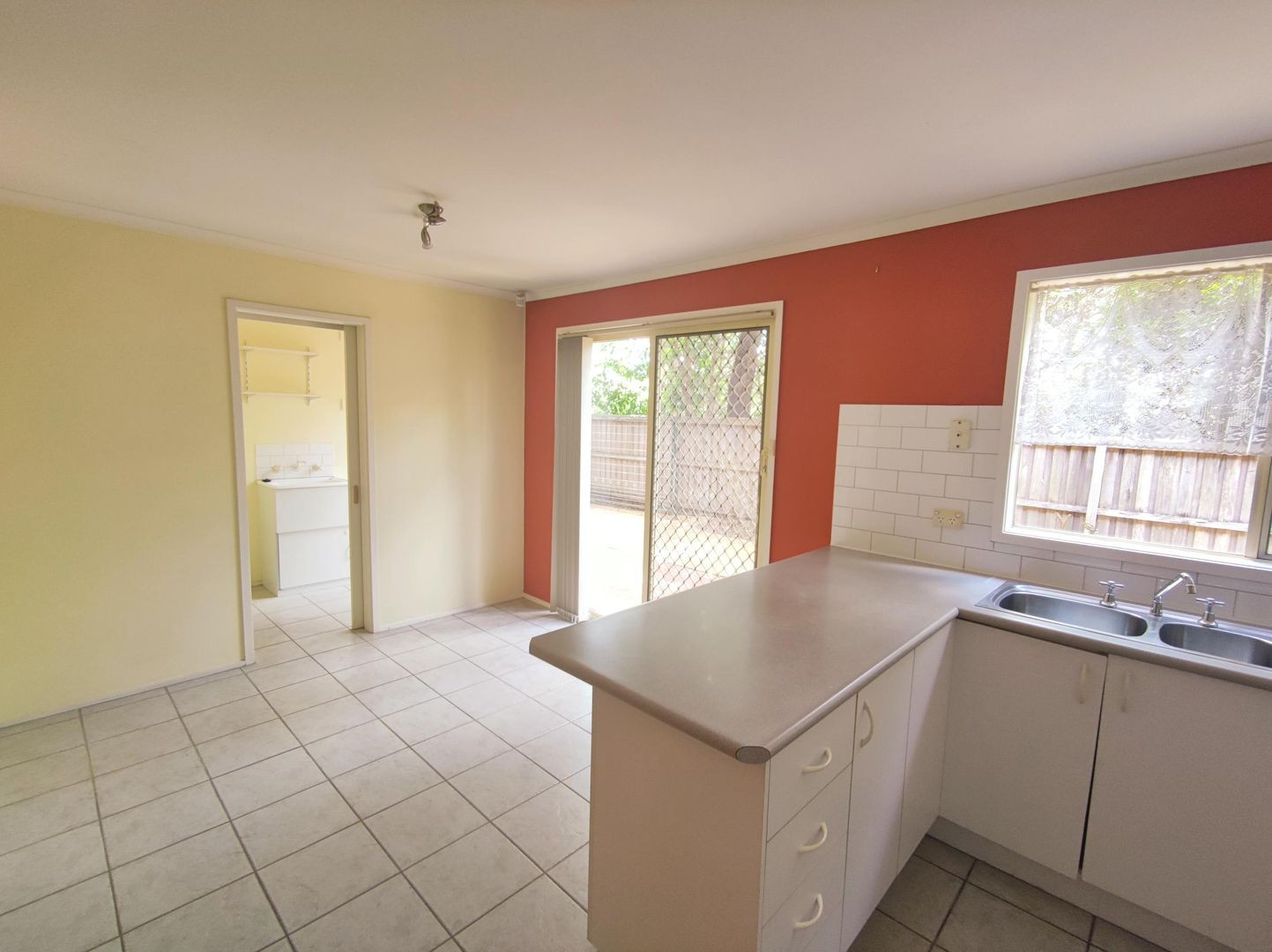 8 Enfield Place, Forest Hill, VIC 3131, Forest Hill - Thumbnail 3