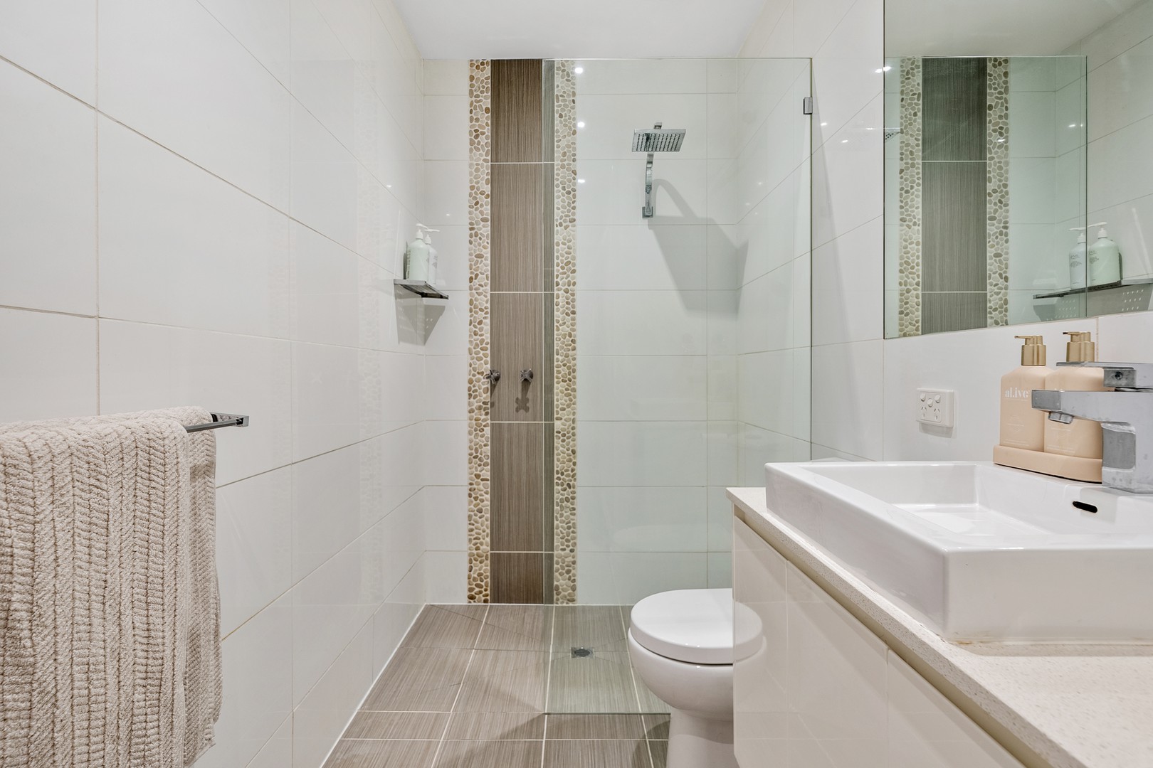 8 Erica Crescent, Heathmont, VIC 3135, Heathmont - Thumbnail 8