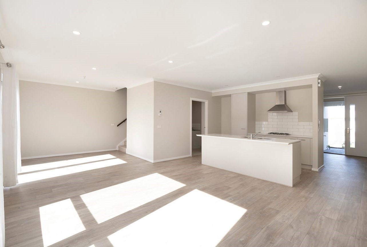 8 Fairmont Crescent, Fraser Rise, VIC 3336 - Thumbnail 1 - 08/11/2024