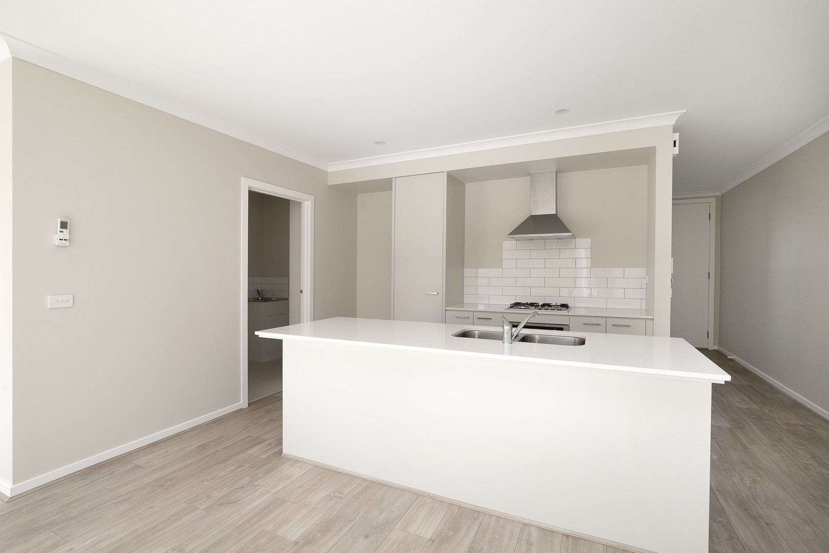 8 Fairmont Crescent, Fraser Rise, VIC 3336, Fraser Rise - Thumbnail 2