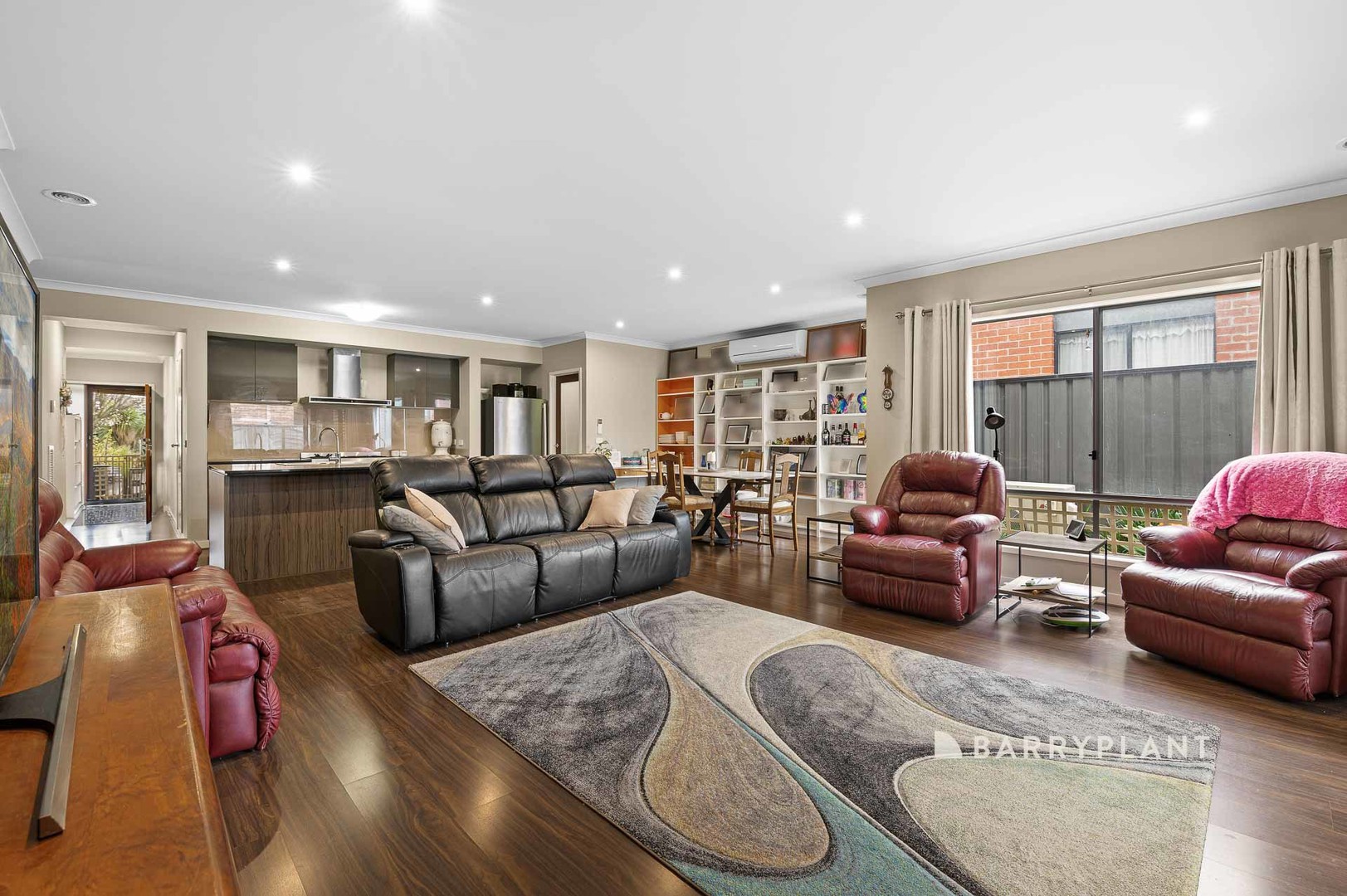 8 Falabela Road, Clyde North, VIC 3978, Clyde North - Thumbnail 2