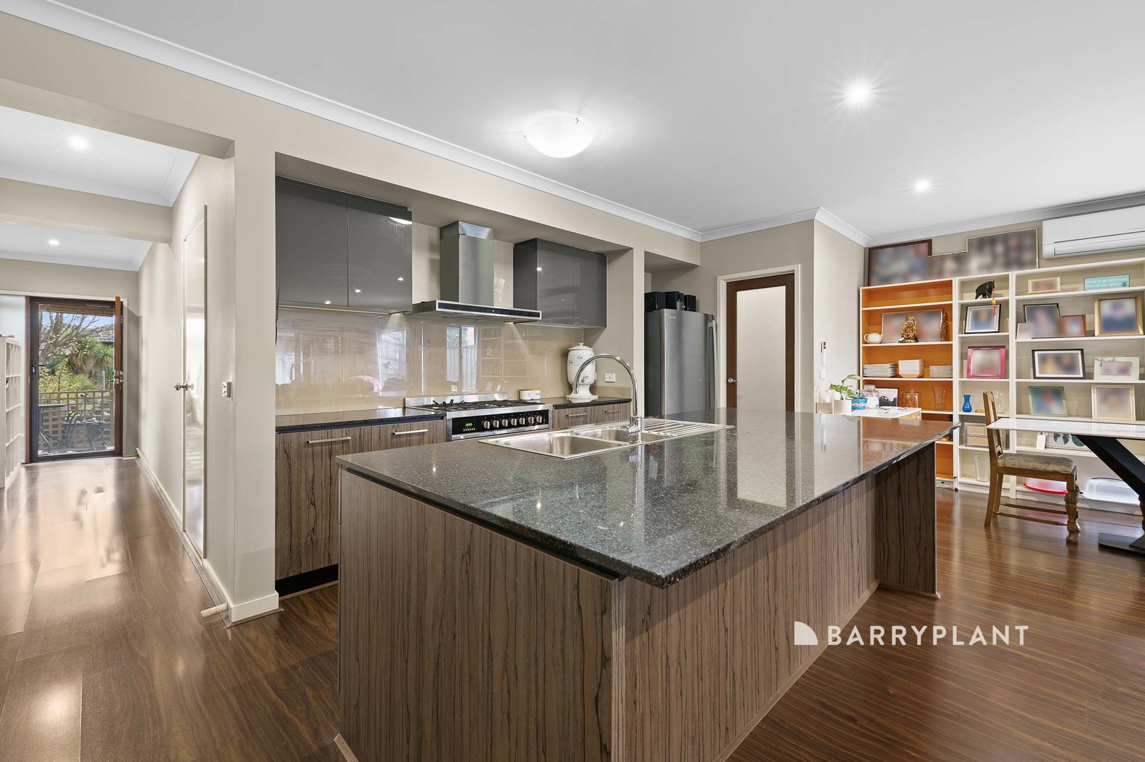 8 Falabela Road, Clyde North, VIC 3978, Clyde North - Thumbnail 4