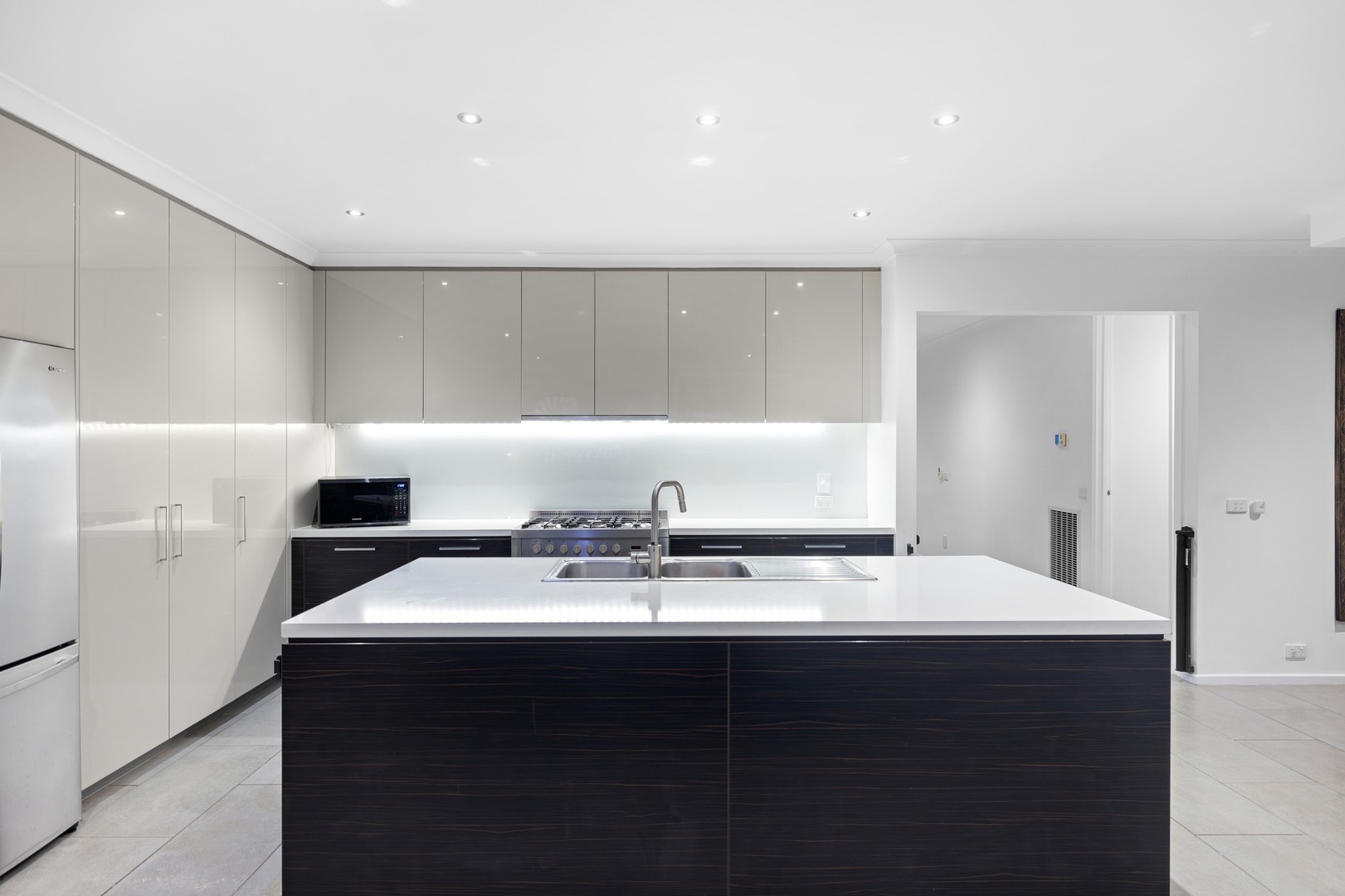 8 Feather Place, Point Cook, VIC 3030, Point Cook - Thumbnail 6