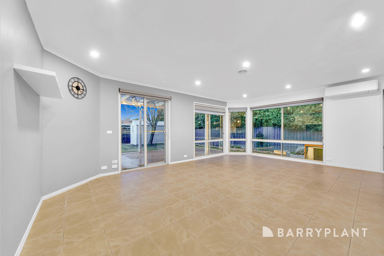 8 Featherpark Terrace, South Morang, VIC 3752, South Morang - Thumbnail 5