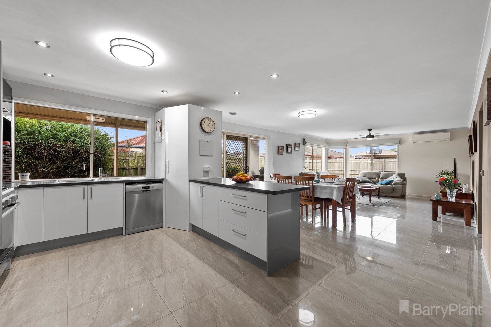 8 Fenton Place, Narre Warren South, VIC 3805, Narre Warren South - Thumbnail 4