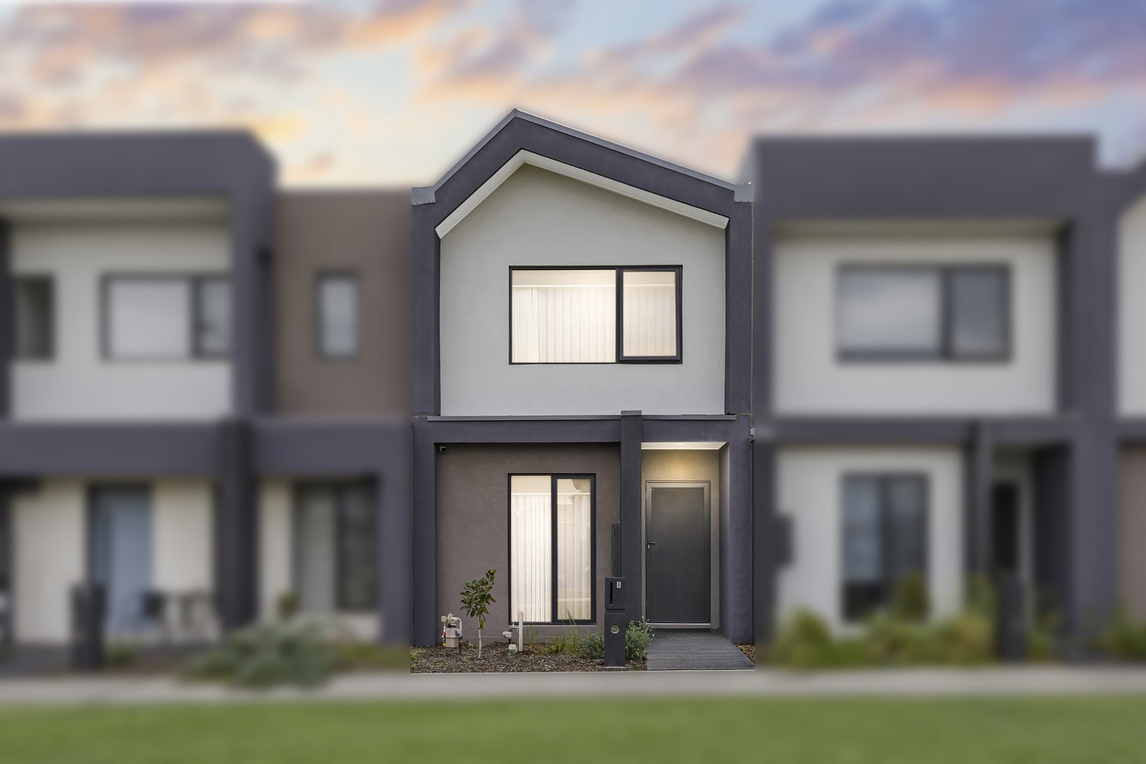 8 Filly Walk, Fraser Rise - Image 1
