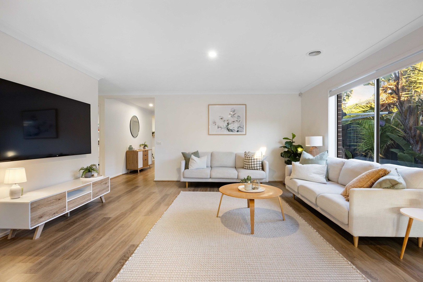 8 Forclaz Street, Fraser Rise, VIC 3336 - Thumbnail 2 - 02/05/2025