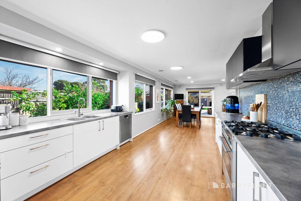 8 Fraser Close, Mill Park, VIC 3082, Mill Park - Thumbnail 4