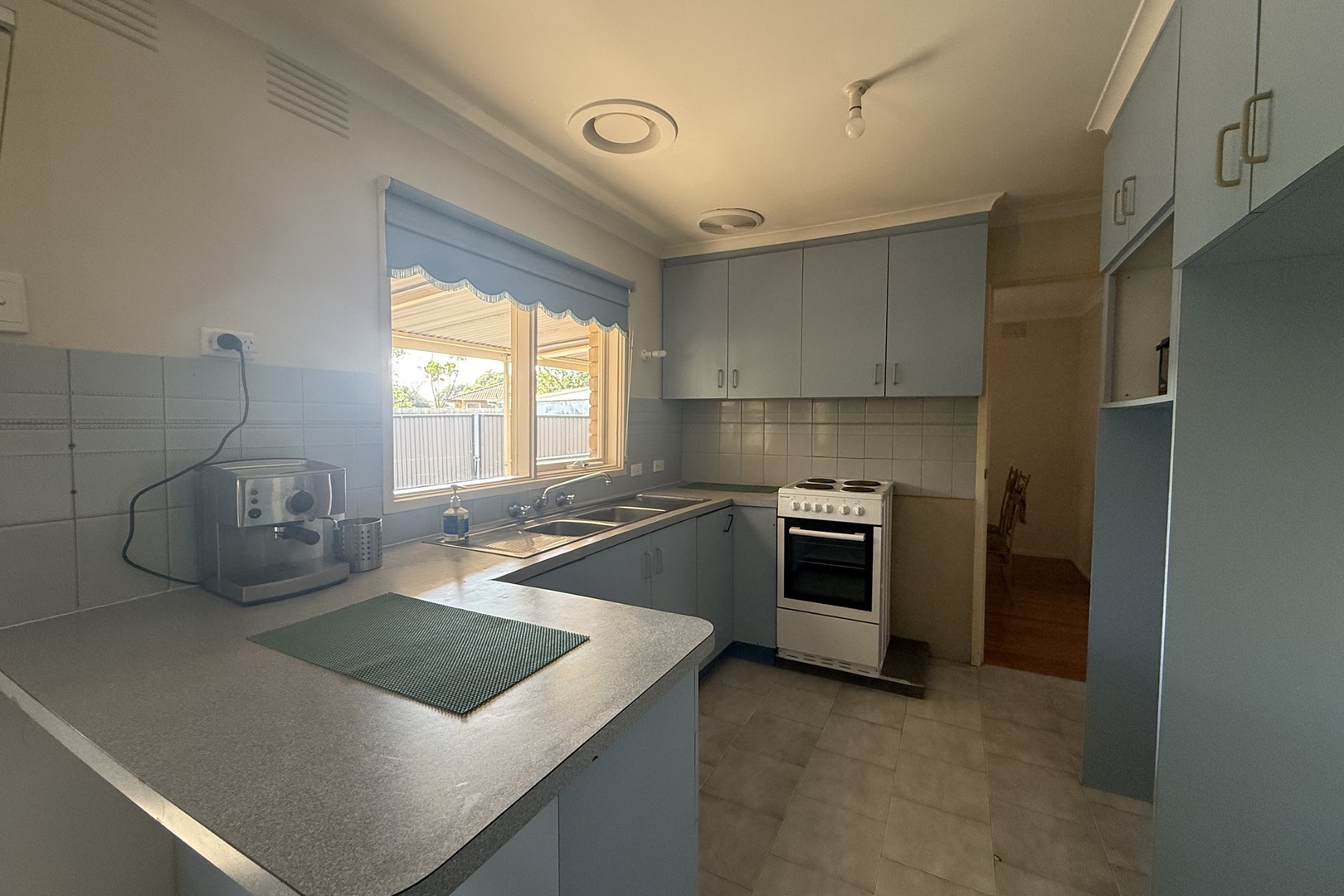 8 Garry Court, Kings Park, VIC 3021 - Thumbnail 2 - 05/03/2026